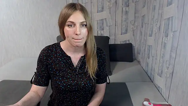 Snapshot of Pilly_green_ chatting on February 6, 9:22 am Pilly green online show from February 6, 9:22 am