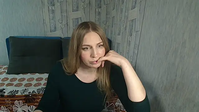 Snapshot of Pilly_green_ chatting on November 8, 8:14 am Pilly green online show from November 8, 8:14 am