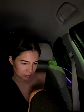 clairewntr online show from November 21, 8:07 pm