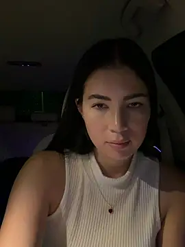 clairewntr online show from January 31, 8:51 pm