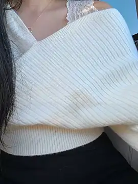 clairewntr online show from February 25, 12:59 pm