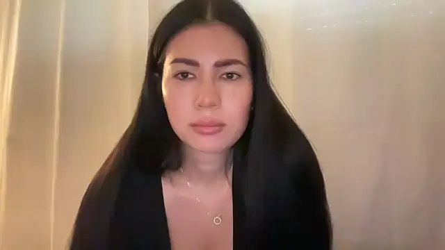 clairewntr online show from March 16, 11:14 am