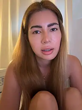 clairewntr online show from July 30, 6:18 pm