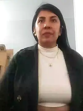 Snapshot of aisha_latina chatting on December 3, 7:11 pm aisha latina online show from December 3, 7:11 pm