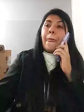 Snapshot of aisha_latina chatting on December 3, 10:18 pm aisha latina online show from December 3, 10:18 pm