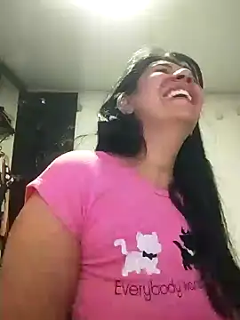 Snapshot of aisha_latina chatting on December 6, 11:22 am aisha latina online show from December 6, 11:22 am