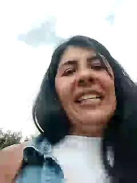 Snapshot of aisha_latina chatting on December 6, 2:49 pm aisha latina online show from December 6, 2:49 pm