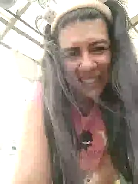 Snapshot of aisha_latina chatting on December 7, 7:21 pm aisha latina online show from December 7, 7:21 pm