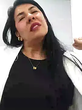 Snapshot of aisha_latina chatting on December 11, 5:59 pm aisha latina online show from December 11, 5:59 pm