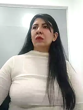 Snapshot of aisha_latina chatting on December 12, 2:44 pm aisha latina online show from December 12, 2:44 pm