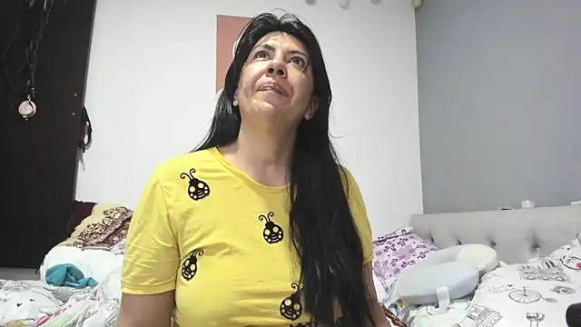 Snapshot of aisha_latina chatting on December 15, 11:42 pm aisha latina online show from December 15, 11:42 pm