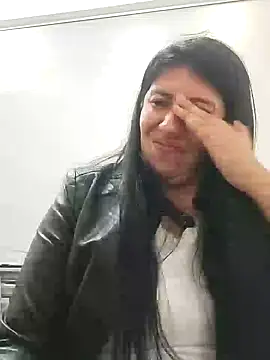 Snapshot of aisha_latina chatting on January 21, 6:23 pm aisha latina online show from January 21, 6:23 pm