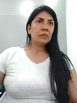 Snapshot of aisha_latina chatting on January 21, 9:25 pm aisha latina online show from January 21, 9:25 pm