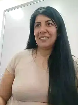 Snapshot of aisha_latina chatting on January 22, 5:59 pm aisha latina online show from January 22, 5:59 pm