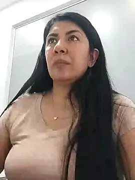 Snapshot of aisha_latina chatting on January 27, 9:55 pm aisha latina online show from January 27, 9:55 pm