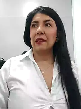 Snapshot of aisha_latina chatting on January 29, 3:26 pm aisha latina online show from January 29, 3:26 pm