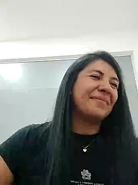 Snapshot of aisha_latina chatting on January 31, 9:05 pm aisha latina online show from January 31, 9:05 pm