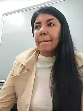 Snapshot of aisha_latina chatting on February 10, 2:05 pm aisha latina online show from February 10, 2:05 pm