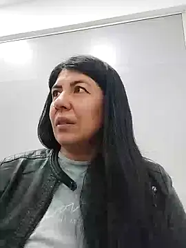 Snapshot of aisha_latina chatting on February 18, 2:49 pm aisha latina online show from February 18, 2:49 pm