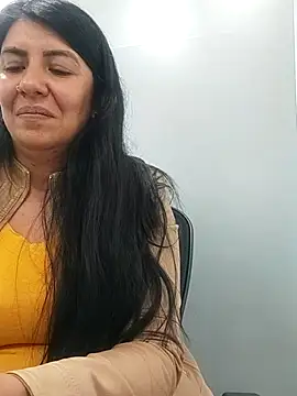 Snapshot of aisha_latina chatting on March 3, 6:33 pm aisha latina online show from March 3, 6:33 pm