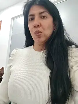 Snapshot of aisha_latina chatting on March 20, 2:53 pm aisha latina online show from March 20, 2:53 pm