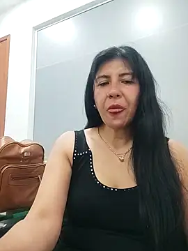 Snapshot of aisha_latina chatting on September 19, 3:02 pm aisha latina online show from September 19, 3:02 pm