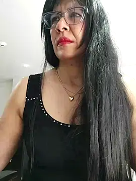 Snapshot of aisha_latina chatting on October 22, 2:39 pm aisha latina online show from October 22, 2:39 pm