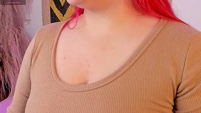 SophieRossi online show from March 12, 4:19 am