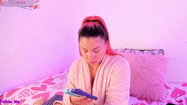 SophieRossi online show from October 4, 1:42 pm