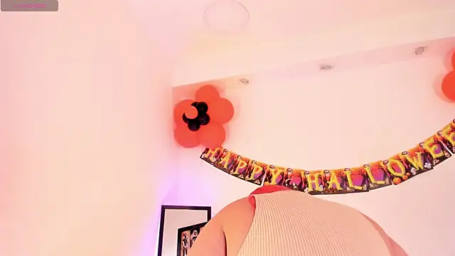 SophieRossi online show from October 14, 1:23 pm