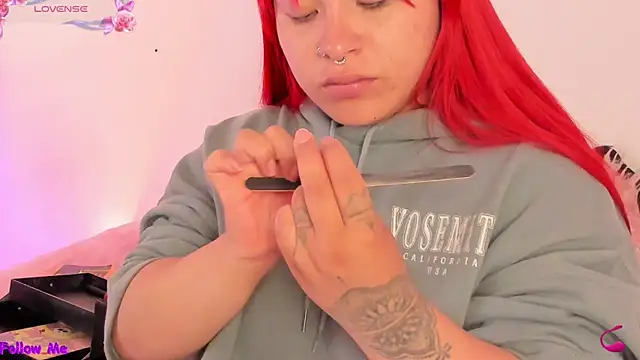 SophieRossi online show from November 22, 4:00 am