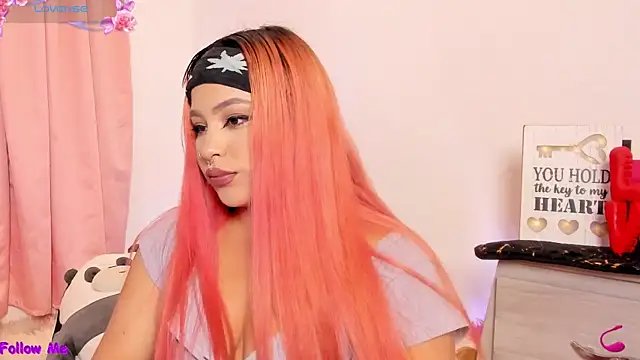 SophieRossi online show from February 13, 4:08 am