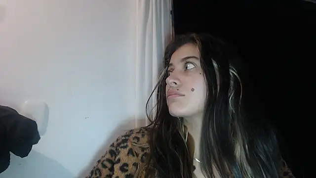 mariecam420 online show from January 1, 11:51 pm