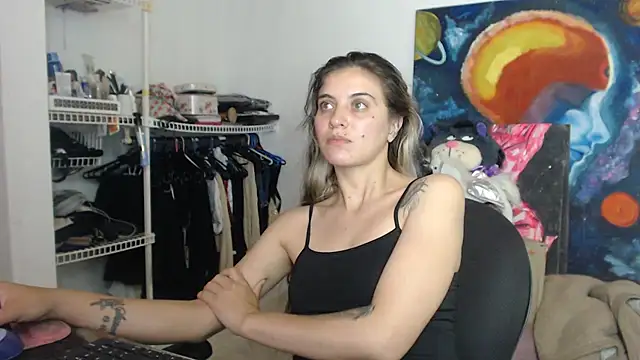 Snapshot of mariecam420 chatting on October 24, 5:26 am mariecam420 online show from October 24, 5:26 am