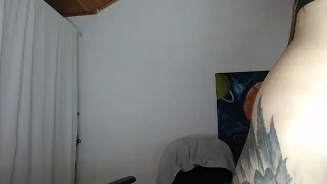 Snapshot of mariecam420 chatting on November 7, 4:01 am mariecam420 online show from November 7, 4:01 am