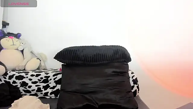 Snapshot of mariecam420 chatting on December 18, 10:43 am mariecam420 online show from December 18, 10:43 am