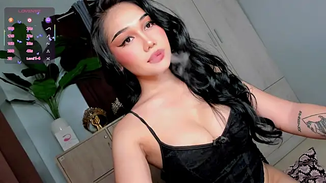 Icon1c LiLy online show from May 13, 4:04 pm