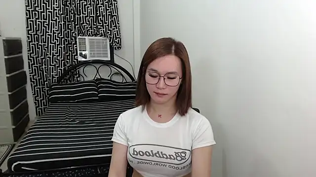 AmazingLuchie online show from March 5, 5:40 am