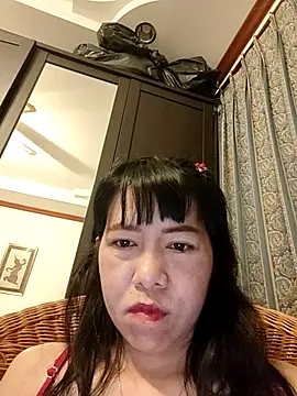 Snapshot of Little_suzy5 chatting on November 1, 1:35 pm Little suzy5 online show from November 1, 1:35 pm