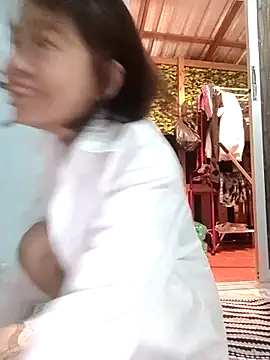 Snapshot of Little_suzy5 chatting on November 29, 9:18 pm Little suzy5 online show from November 29, 9:18 pm