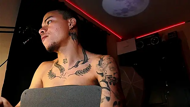 Snapshot of BestMasterForYou chatting on October 8, 4:10 am BestMasterForYou online show from October 8, 4:10 am