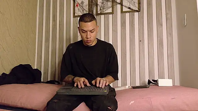 Snapshot of BestMasterForYou chatting on October 16, 4:46 am BestMasterForYou online show from October 16, 4:46 am