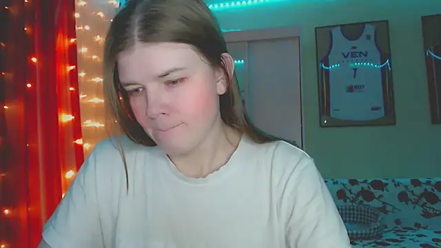 Snapshot of Klementa chatting on November 6, 6:31 pm Klementa online show from November 6, 6:31 pm