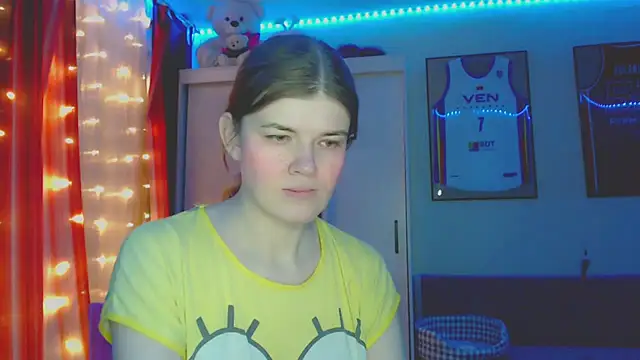 Snapshot of Klementa chatting on November 23, 6:52 pm Klementa online show from November 23, 6:52 pm