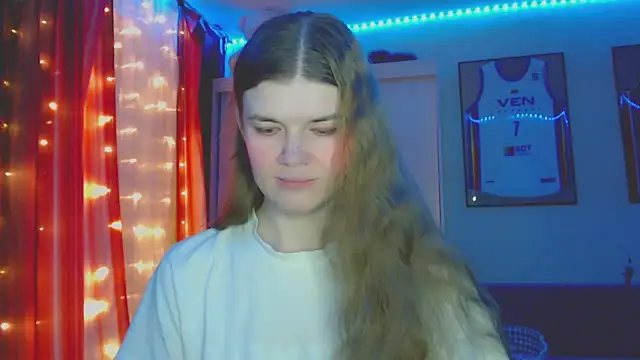 Snapshot of Klementa chatting on November 26, 6:31 pm Klementa online show from November 26, 6:31 pm