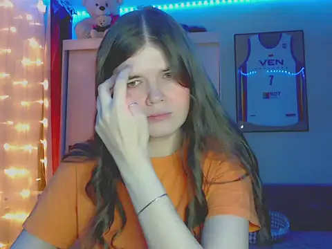 Snapshot of Klementa chatting on December 3, 7:34 pm Klementa online show from December 3, 7:34 pm