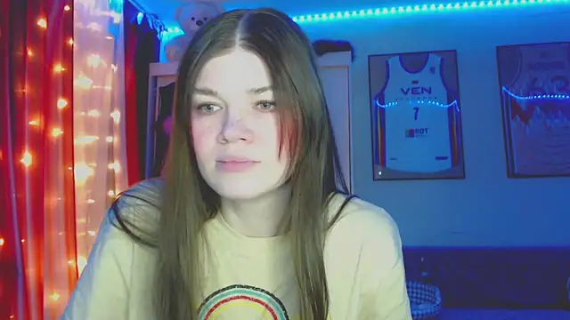 Snapshot of Klementa chatting on April 27, 7:23 pm Klementa online show from April 27, 7:23 pm