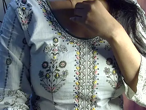 Snapshot of SiaraSiyA chatting on January 6, 6:33 pm SiaraSiyA online show from January 6, 6:33 pm