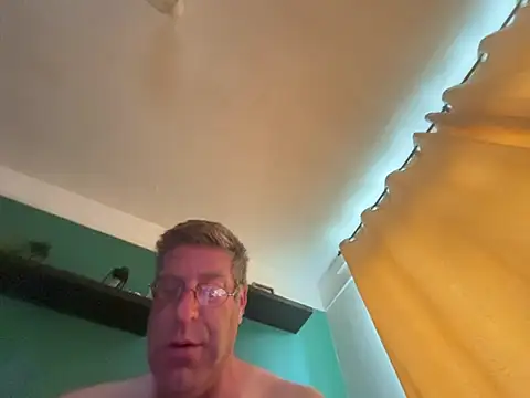 Snapshot of bigboy6880 chatting on July 12, 6:04 am bigboy6880 online show from July 12, 6:04 am