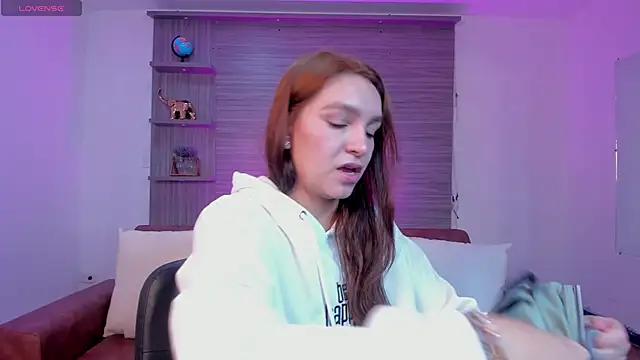 miataylorr1 online show from January 16, 1:04 pm